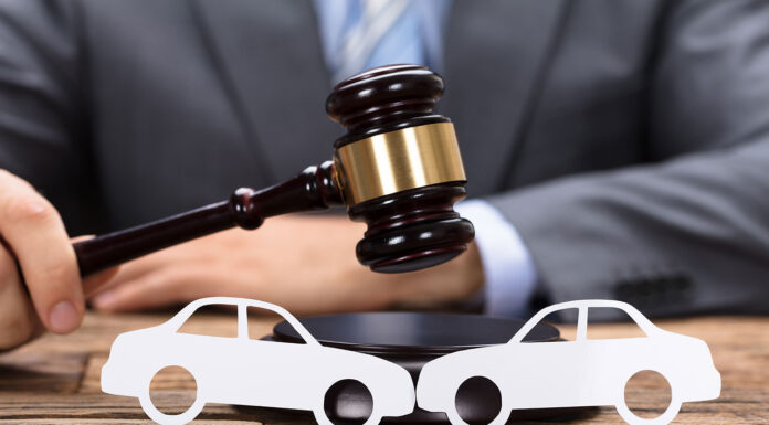 8 Signs that you Need to Consult a Car Accident Lawyer