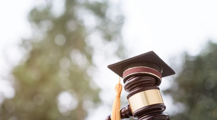 How to Join a Law School (with Top Majors Offered)