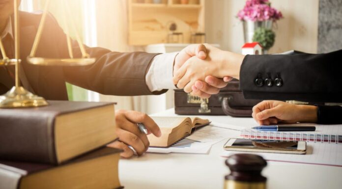 How Exactly Can a Personal Injury Lawyer Help You