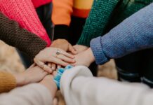 9 Amazing Ways to Help the Community