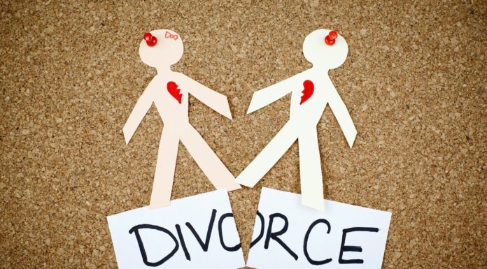 7 Reasons Never to Handle a Divorce Without a Lawyer