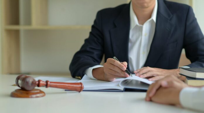 Top Factors to Consider Before Hiring DUI Lawyers